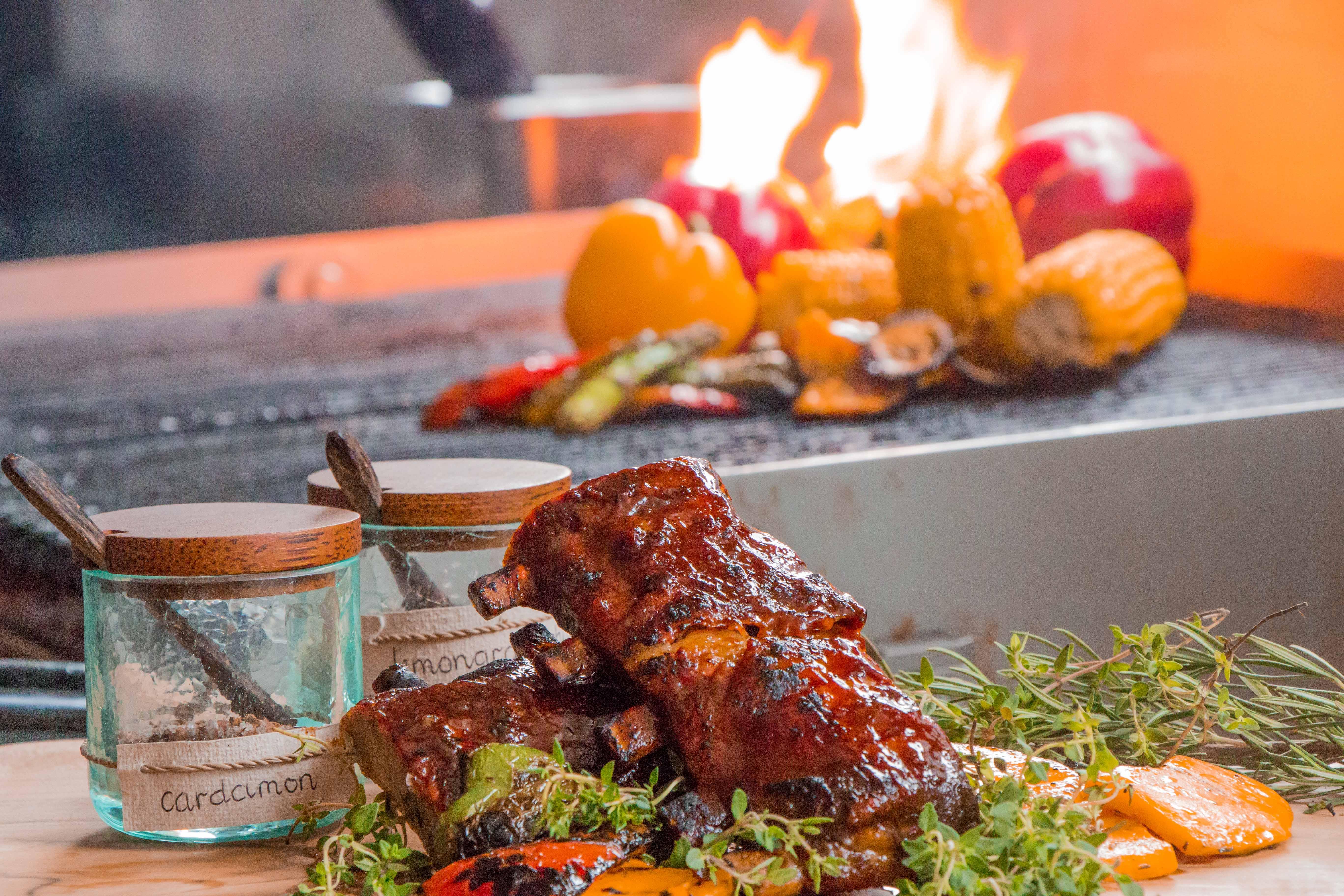 Montigo Resorts Seminyak Εξωτερικό φωτογραφία Cooking with wood
