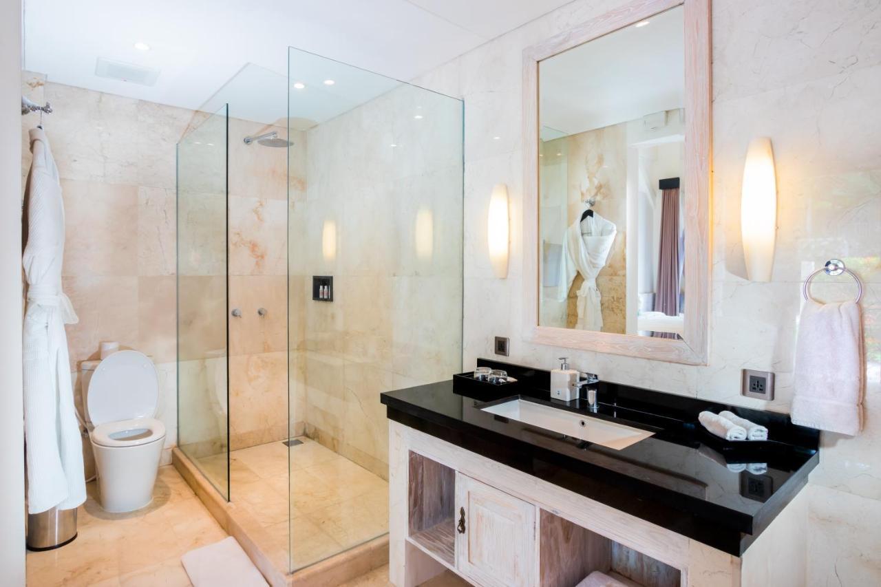 Montigo Resorts Seminyak Εξωτερικό φωτογραφία A modern bathroom