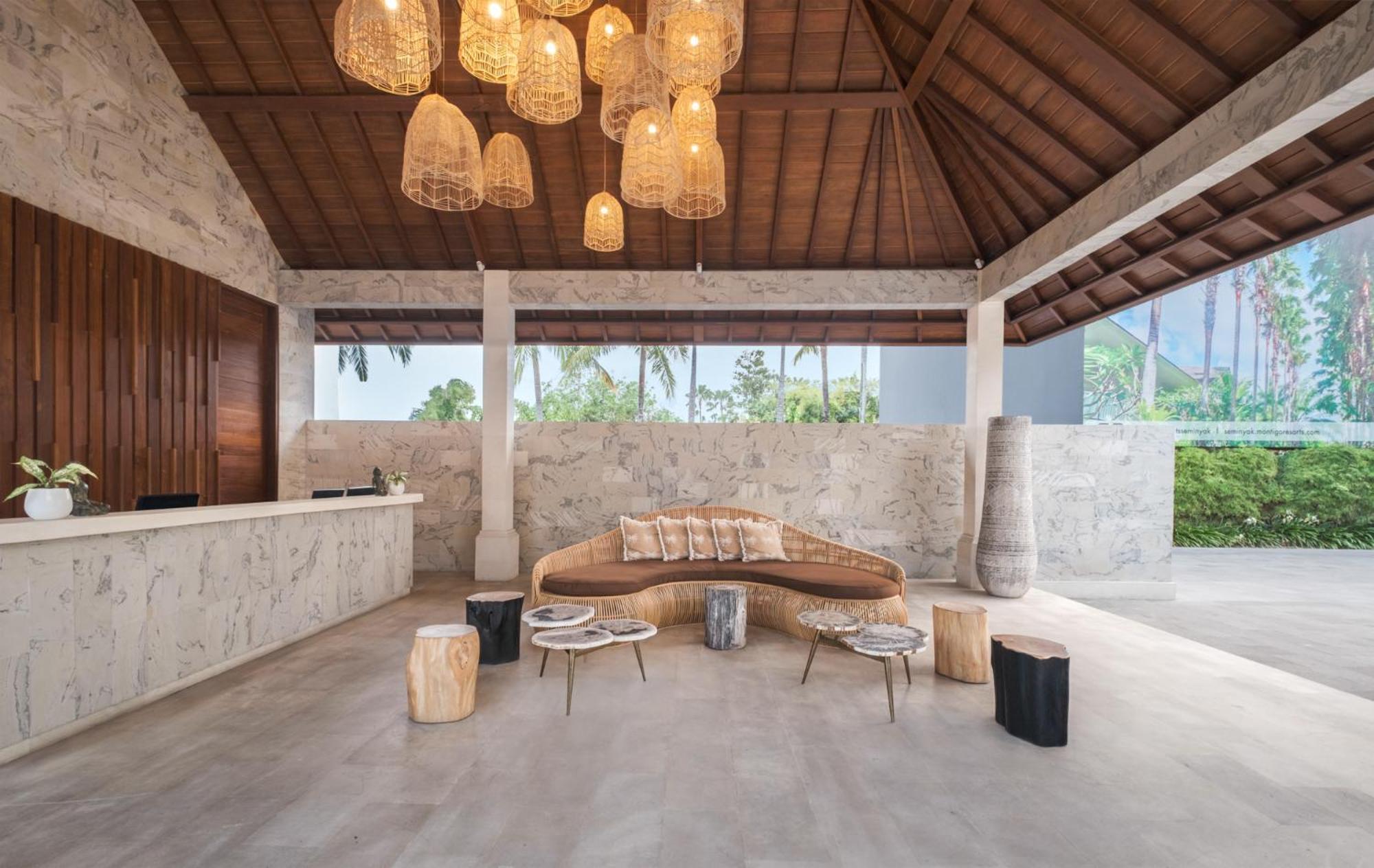 Montigo Resorts Seminyak Εξωτερικό φωτογραφία The lobby of the hotel