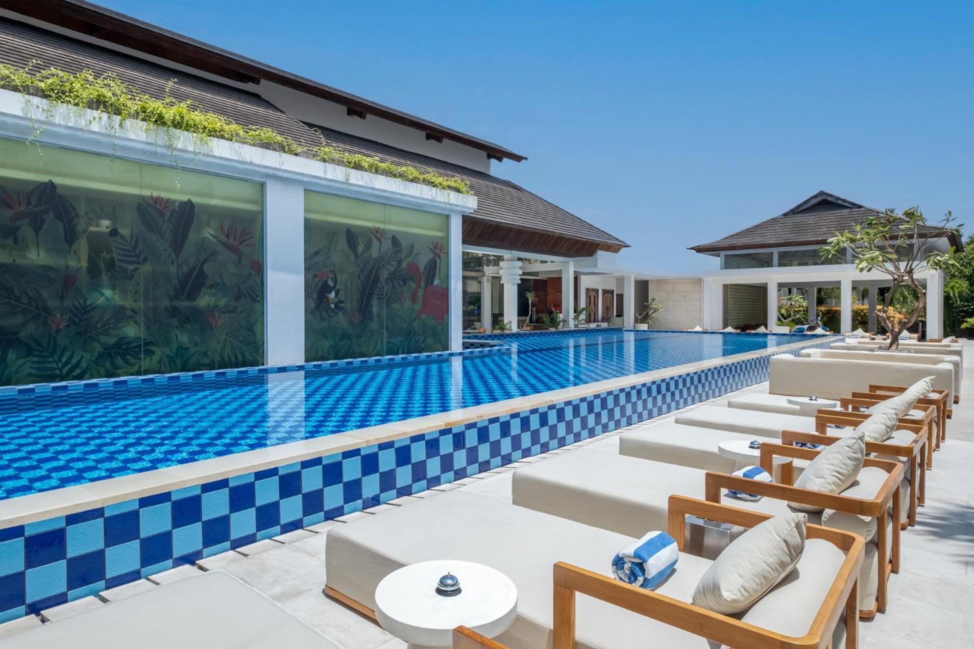 Montigo Resorts Seminyak Εξωτερικό φωτογραφία The swimming pool at the hotel