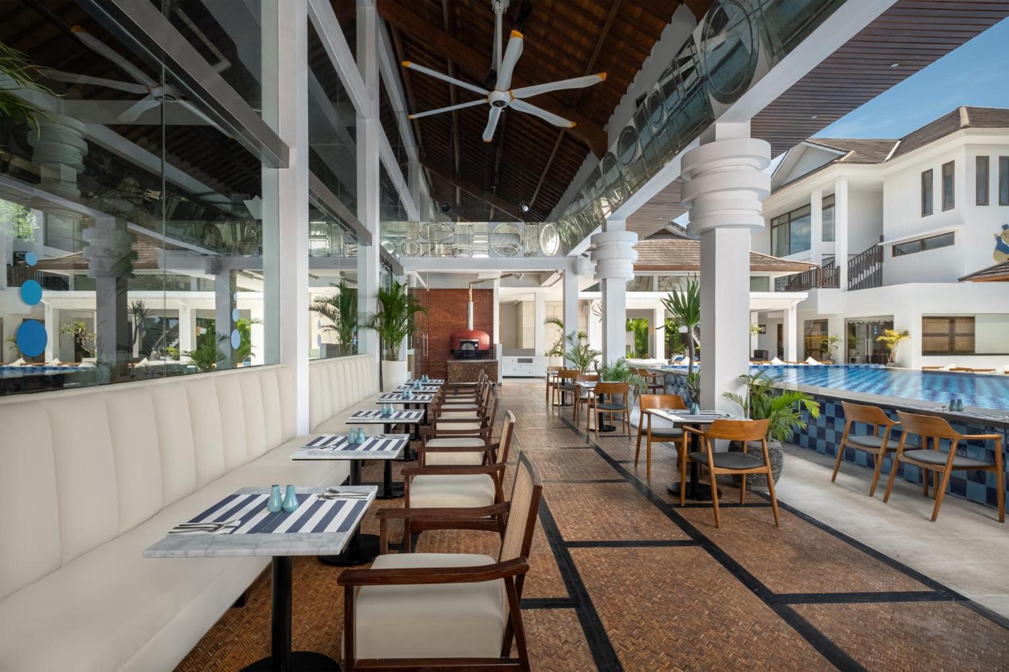 Montigo Resorts Seminyak Εξωτερικό φωτογραφία The restaurant at the hotel