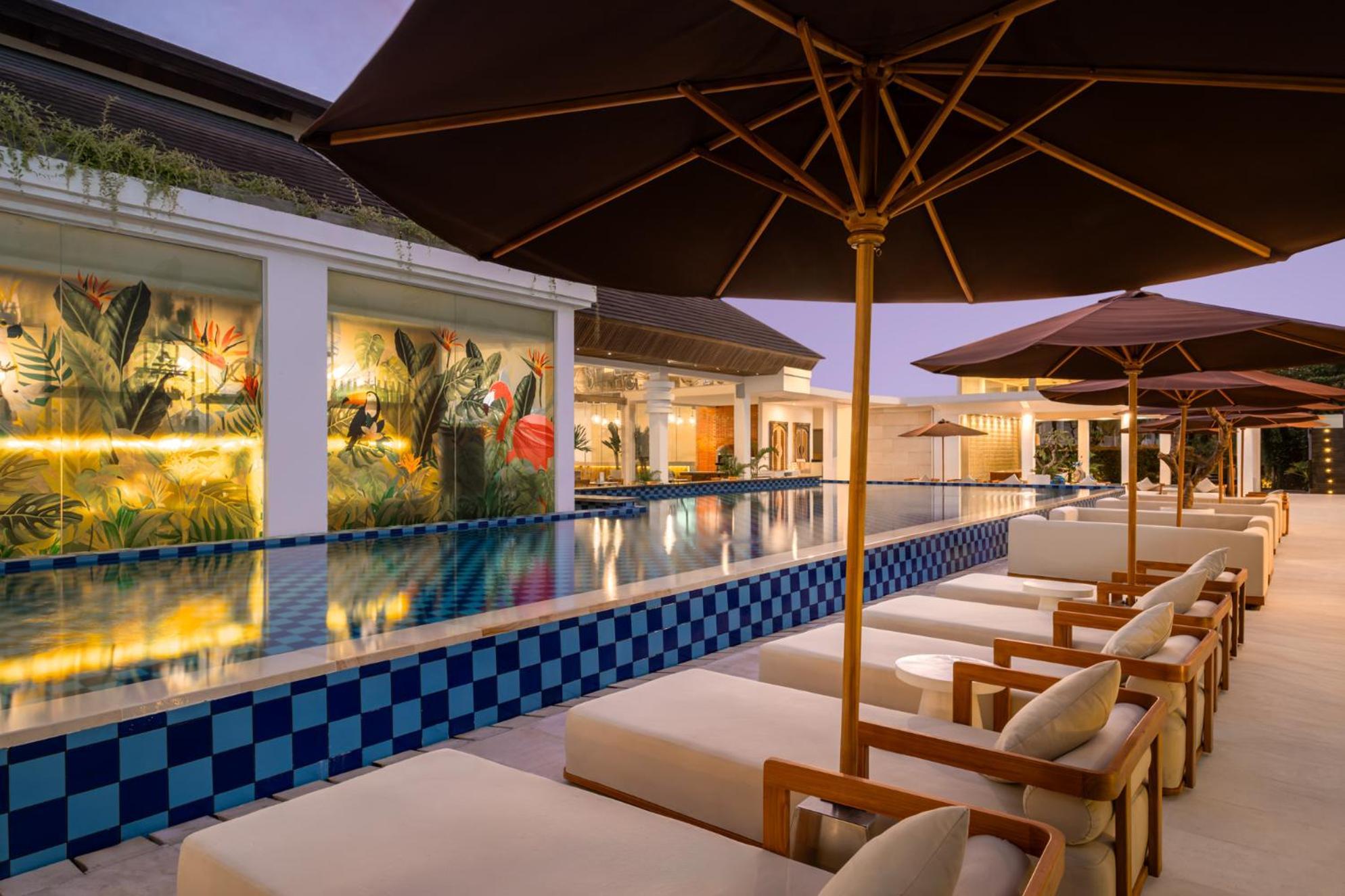 Montigo Resorts Seminyak Εξωτερικό φωτογραφία The pool at the hotel