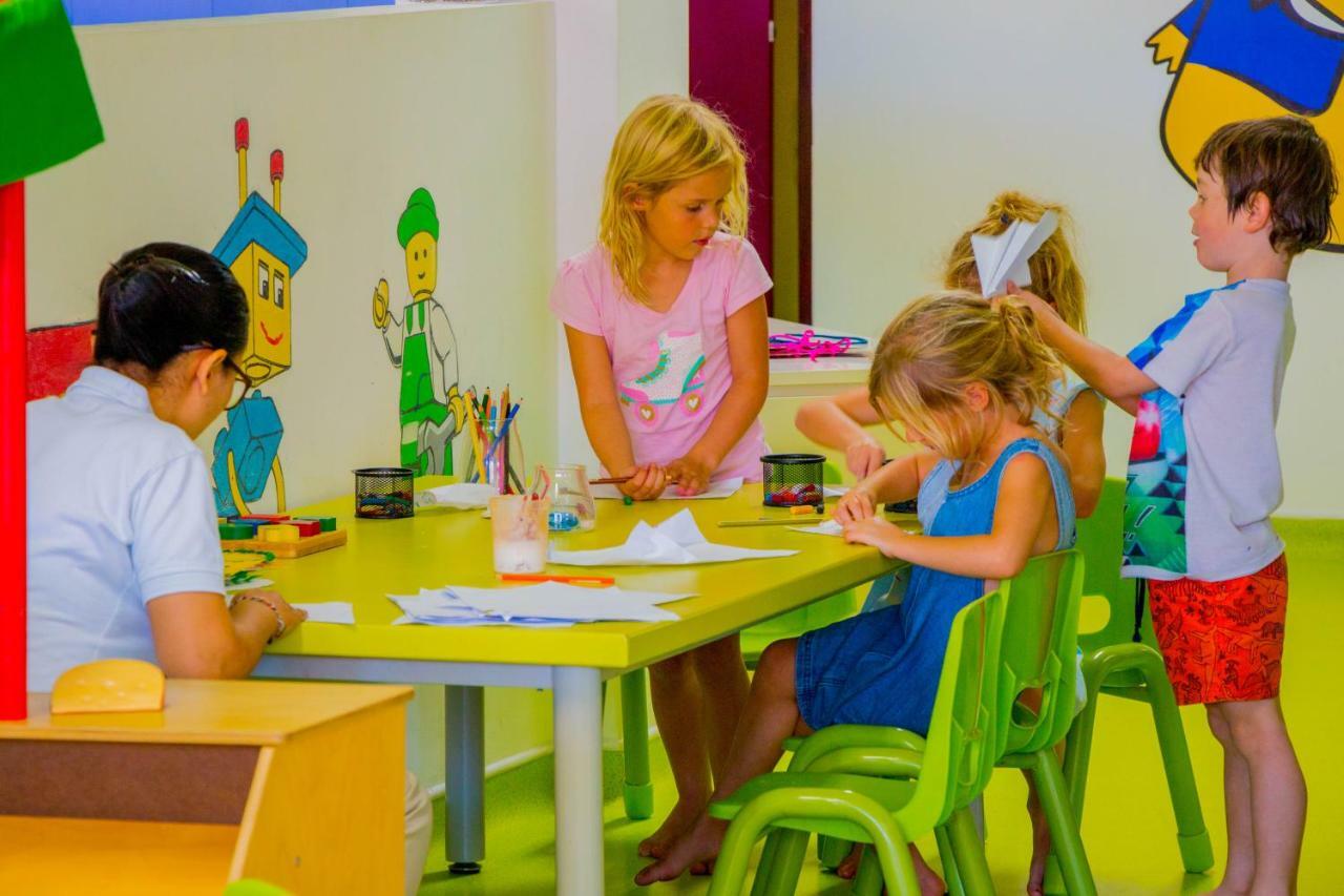 Montigo Resorts Seminyak Εξωτερικό φωτογραφία Children at Legoland